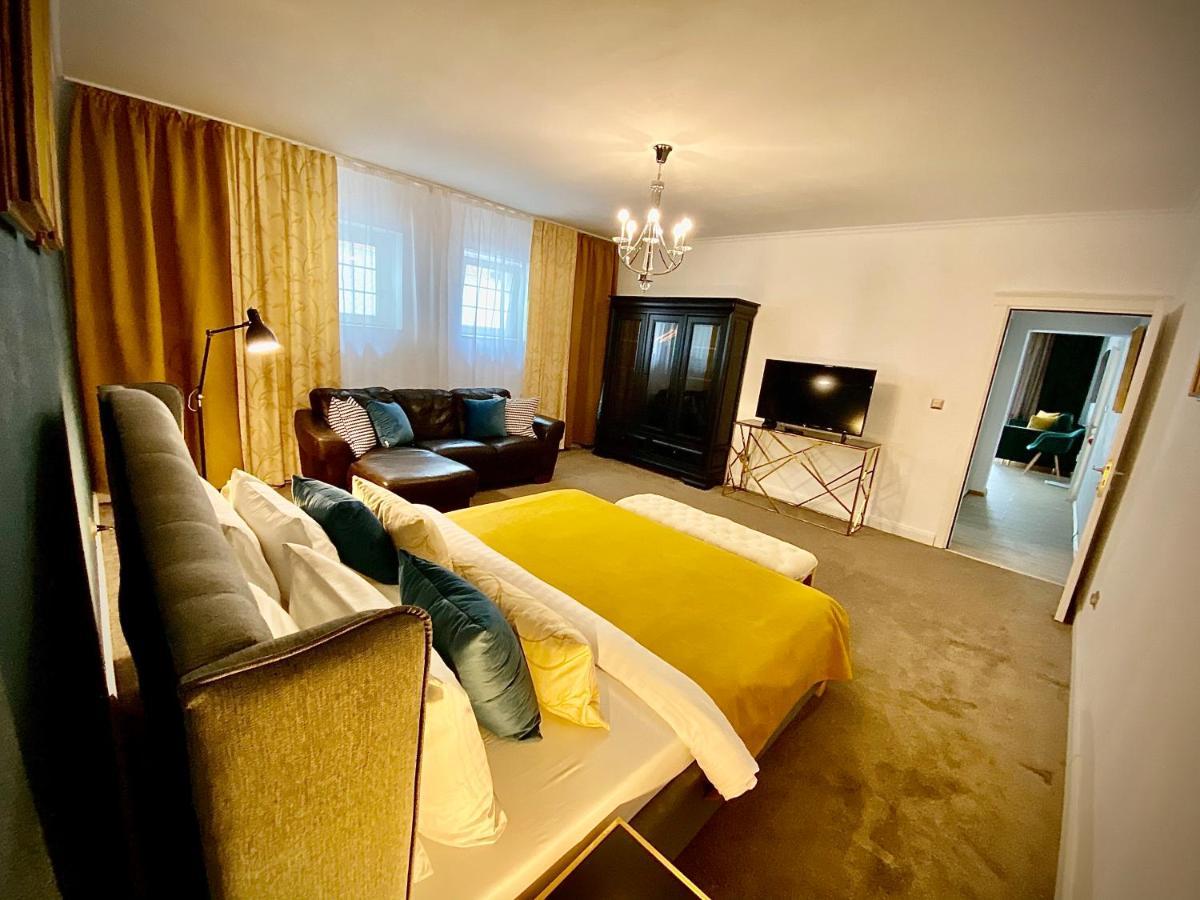 Sarada Boutique Luxury Apartment Deva Exterior photo